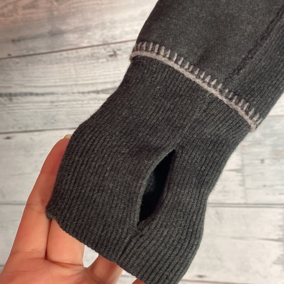 ππ Lululemon Scuba Hoodie Travel Pillow Special Edition Size 2 Charcoal ππ - Picture 4 of 12